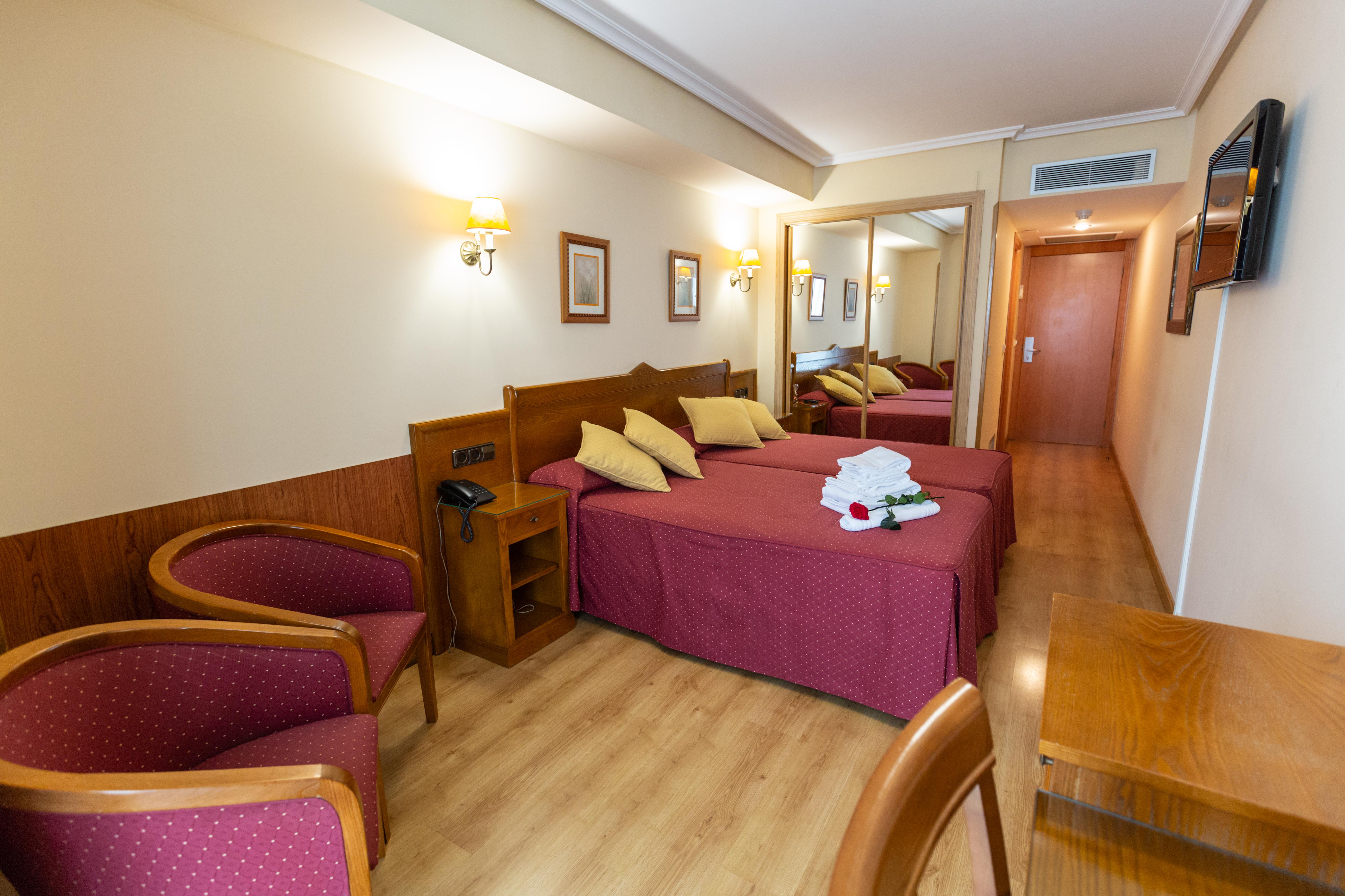 Hotel Ciudad Onís Dış mekan fotoğraf
