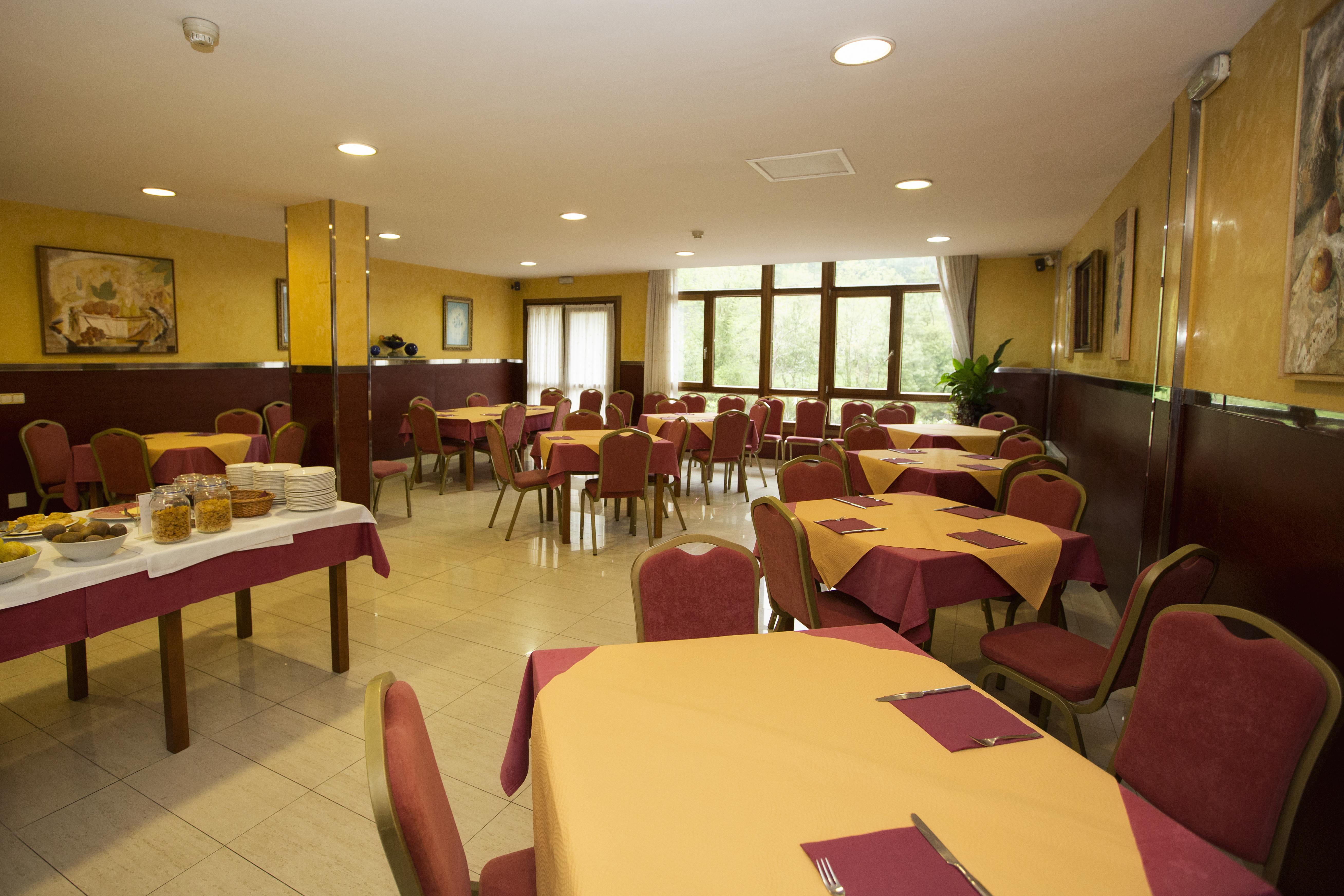 Hotel Ciudad Onís Dış mekan fotoğraf