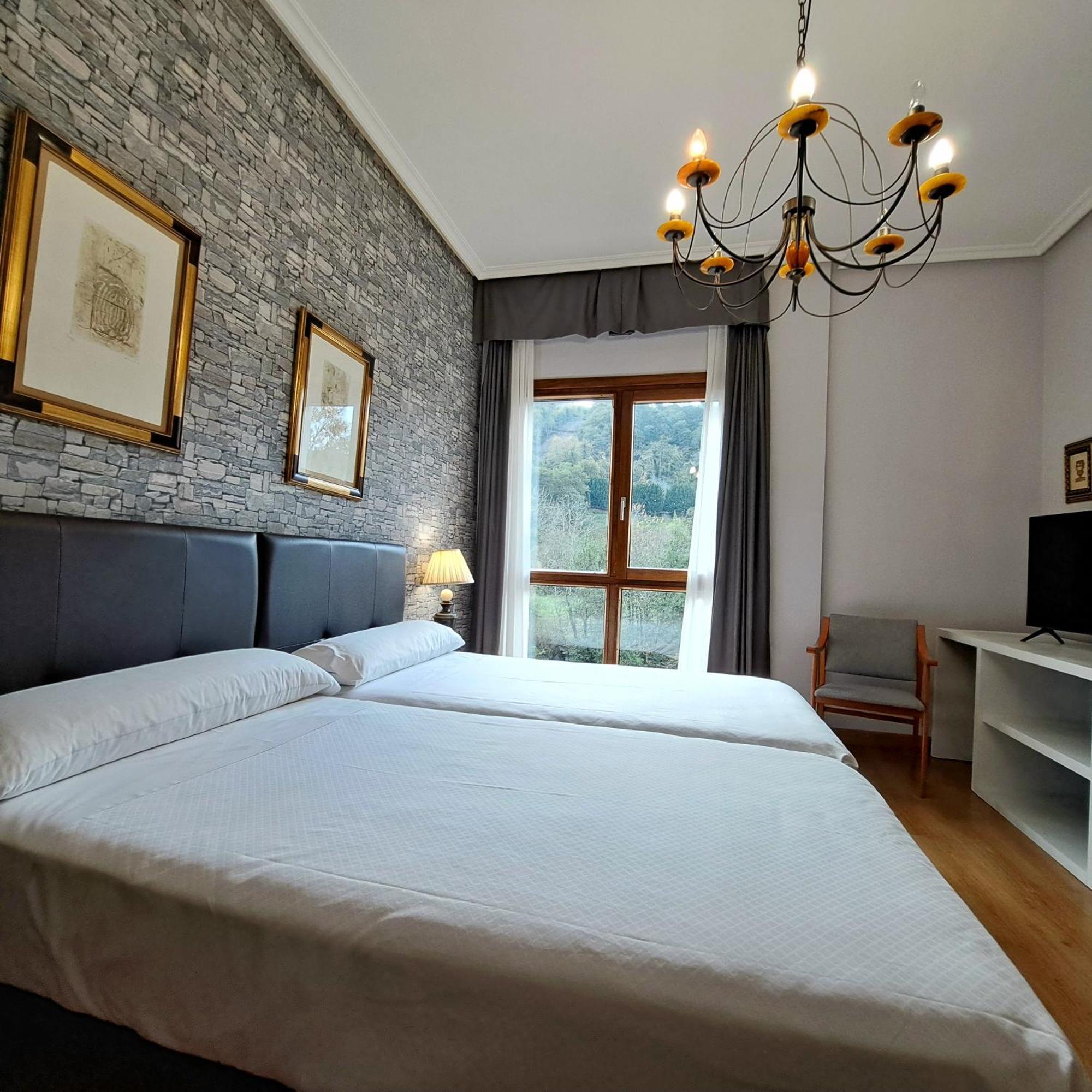 Hotel Ciudad Onís Dış mekan fotoğraf